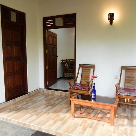 Sanjee Villa Хиккадува Экстерьер фото