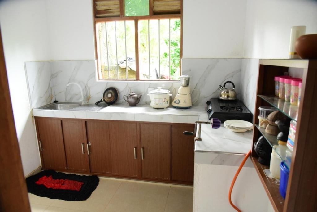 Sanjee Villa Хиккадува Экстерьер фото